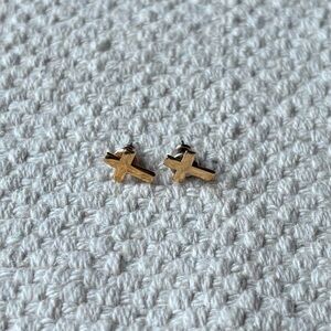 gold cross stud earrings